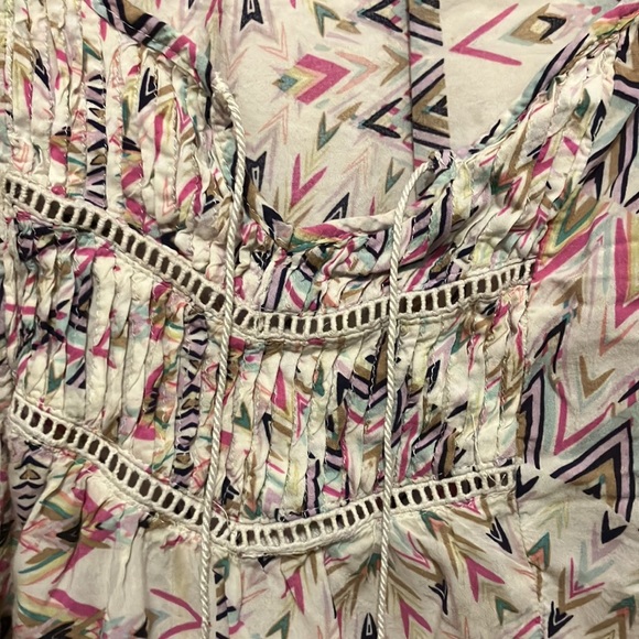 Cute patterned blouse - Picture 3 of 5